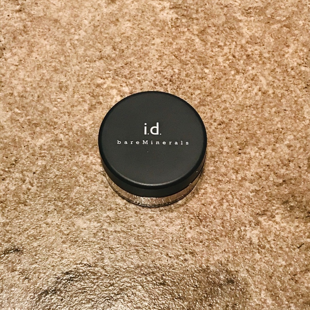 New Bare Minerals Foundation